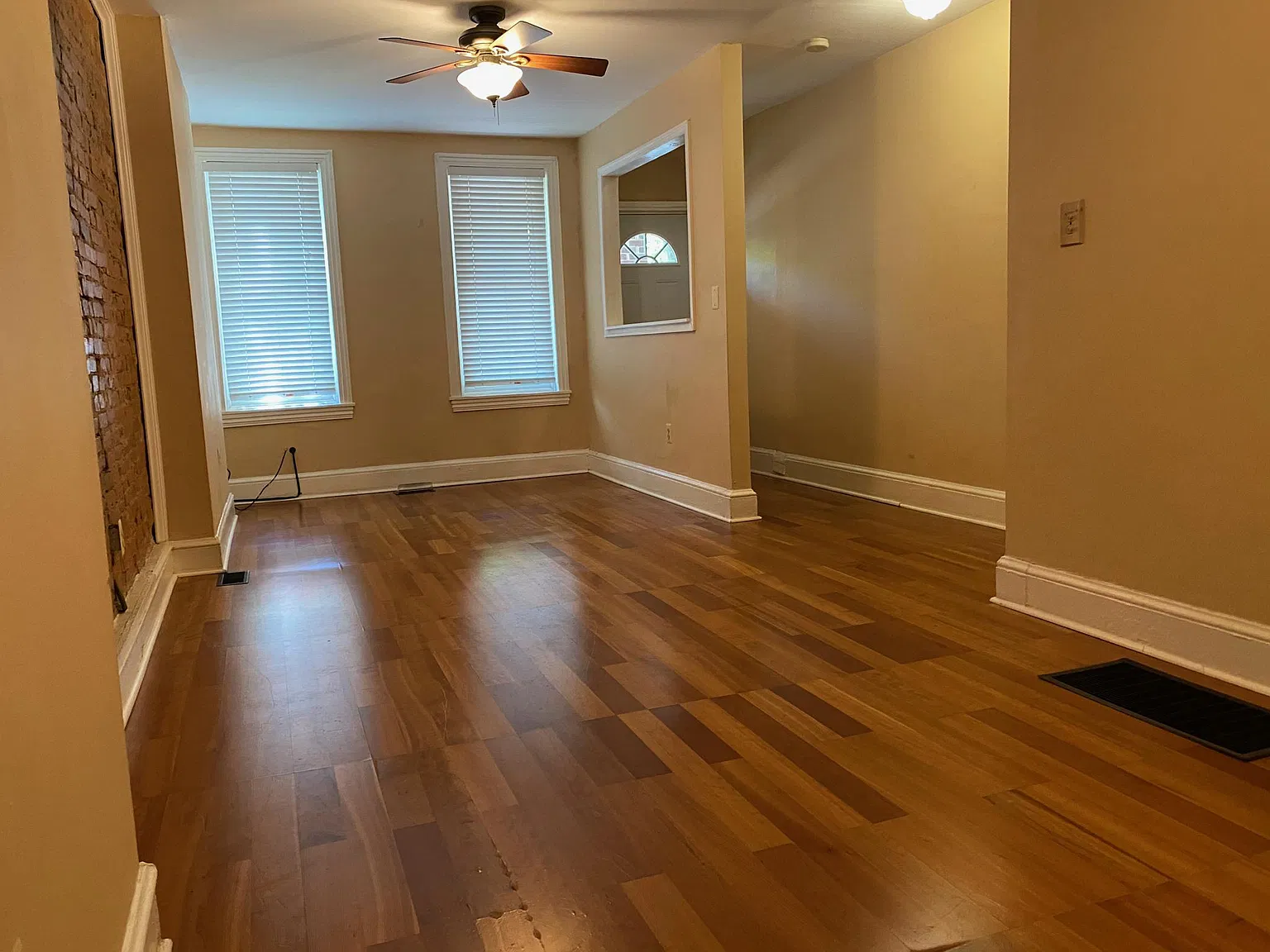 1133 W 7th St — Photo 1