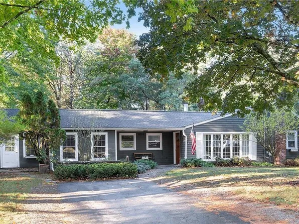 7 White Pine Dr, Cumberland, RI 02864