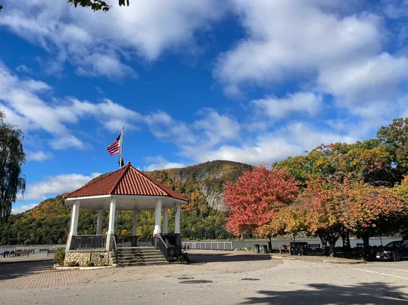 107 Main St #B, Cold Spring, NY 10516