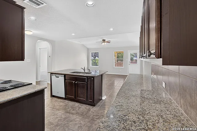 1438 Anise Ln — Photo 6