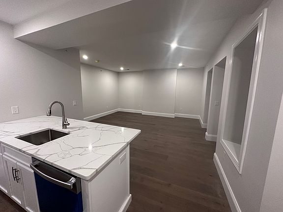 Kitchen / Living Area