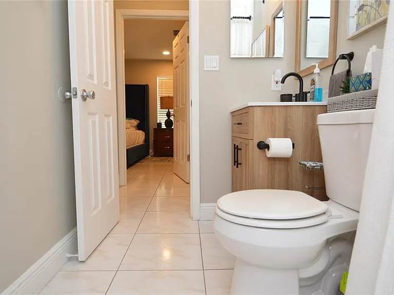 8752 Mallard Reserve Dr #203 — Photo 33