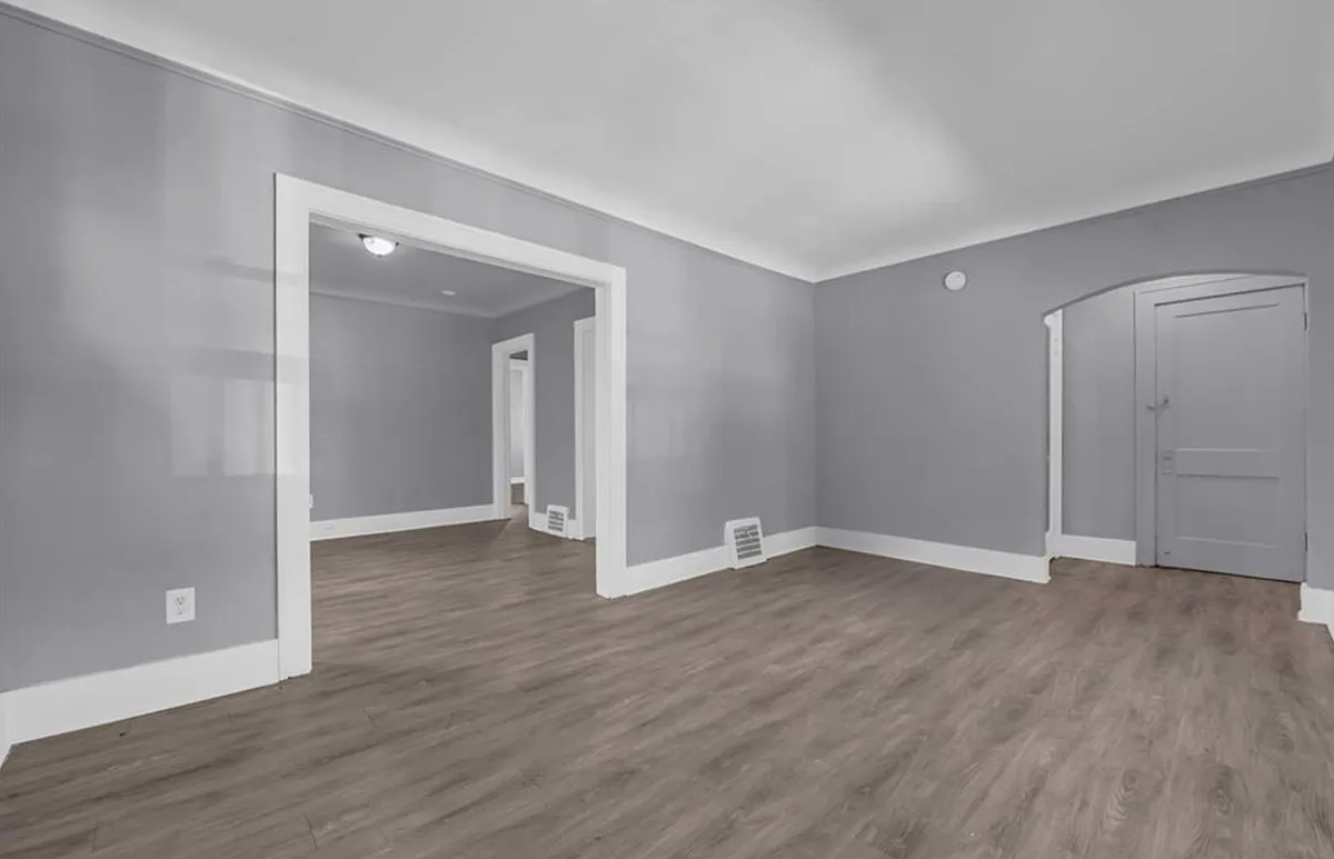 Building Photo - 1581 Empire Ave #1