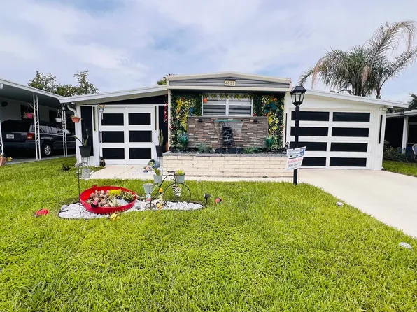 4811 Dove Dr, Zephyrhills, FL 33541
