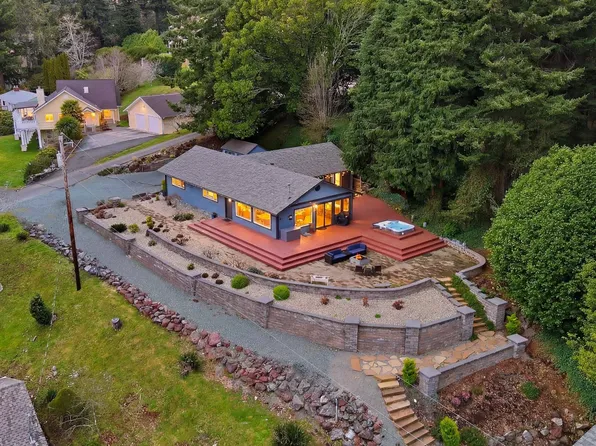 93930 Bridge View Ln, North Bend, OR 97459