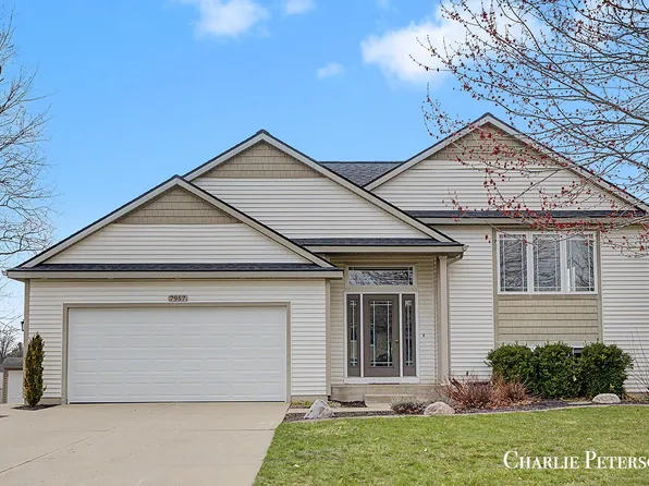 7957 Westside Dr, Hudsonville, MI 49426
