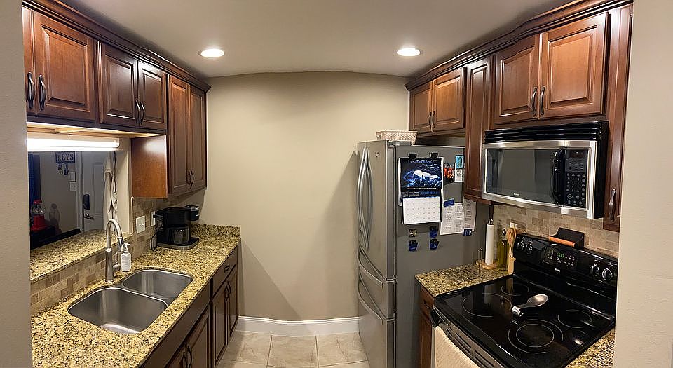 1st image of 2421 Beachview Dr APT F13