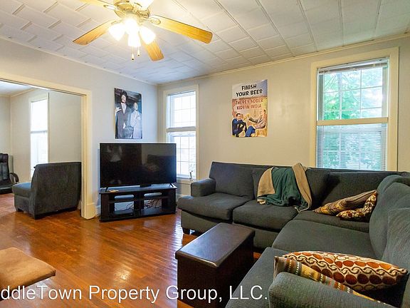 3rd image of 815 W University Ave