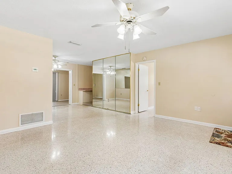2406 Husson Ave — Photo 9