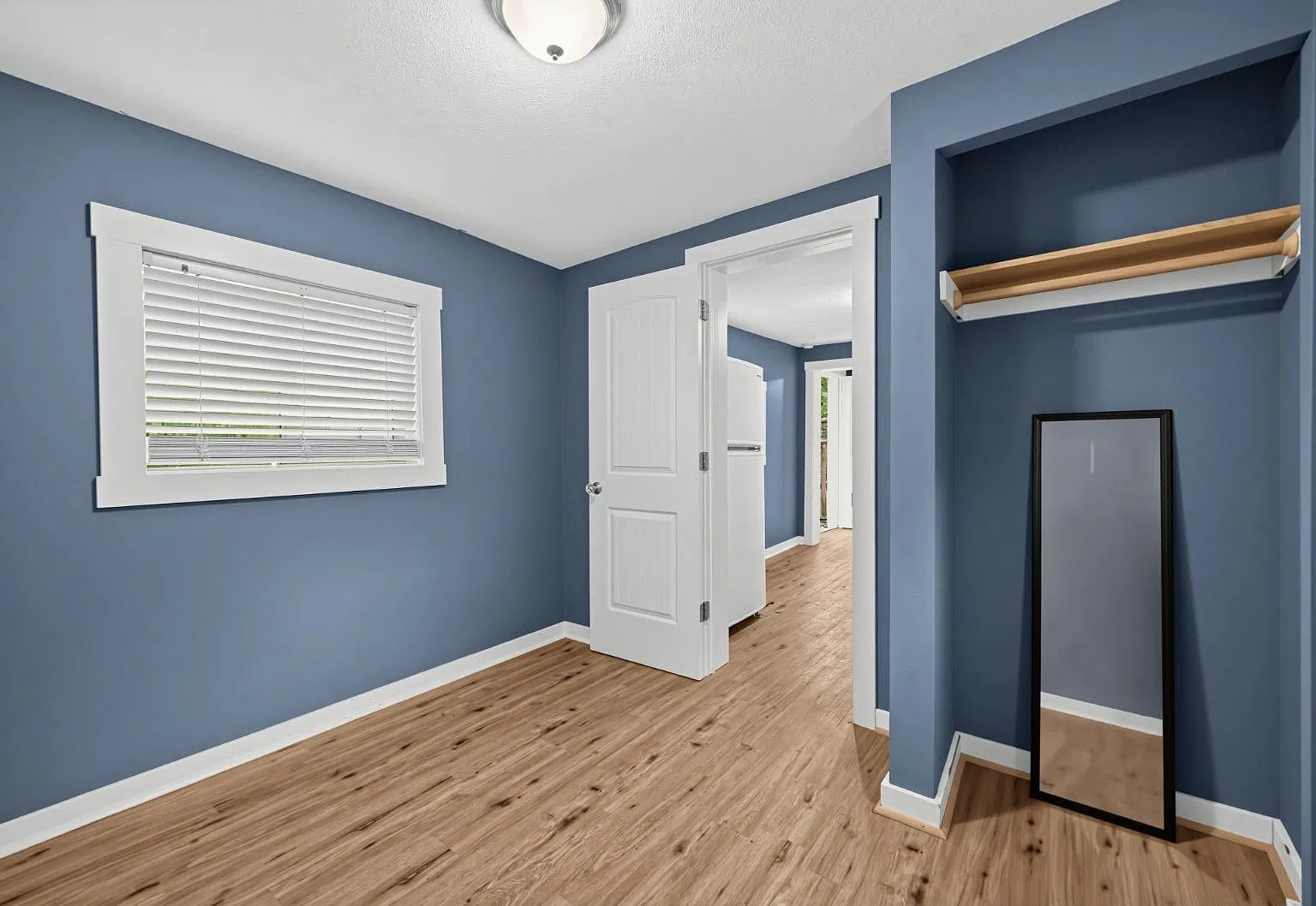 311 S Baker St - Unit C — Photo 3
