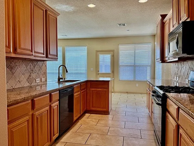 6507 Hall Of Fame Blvd — Photo 7