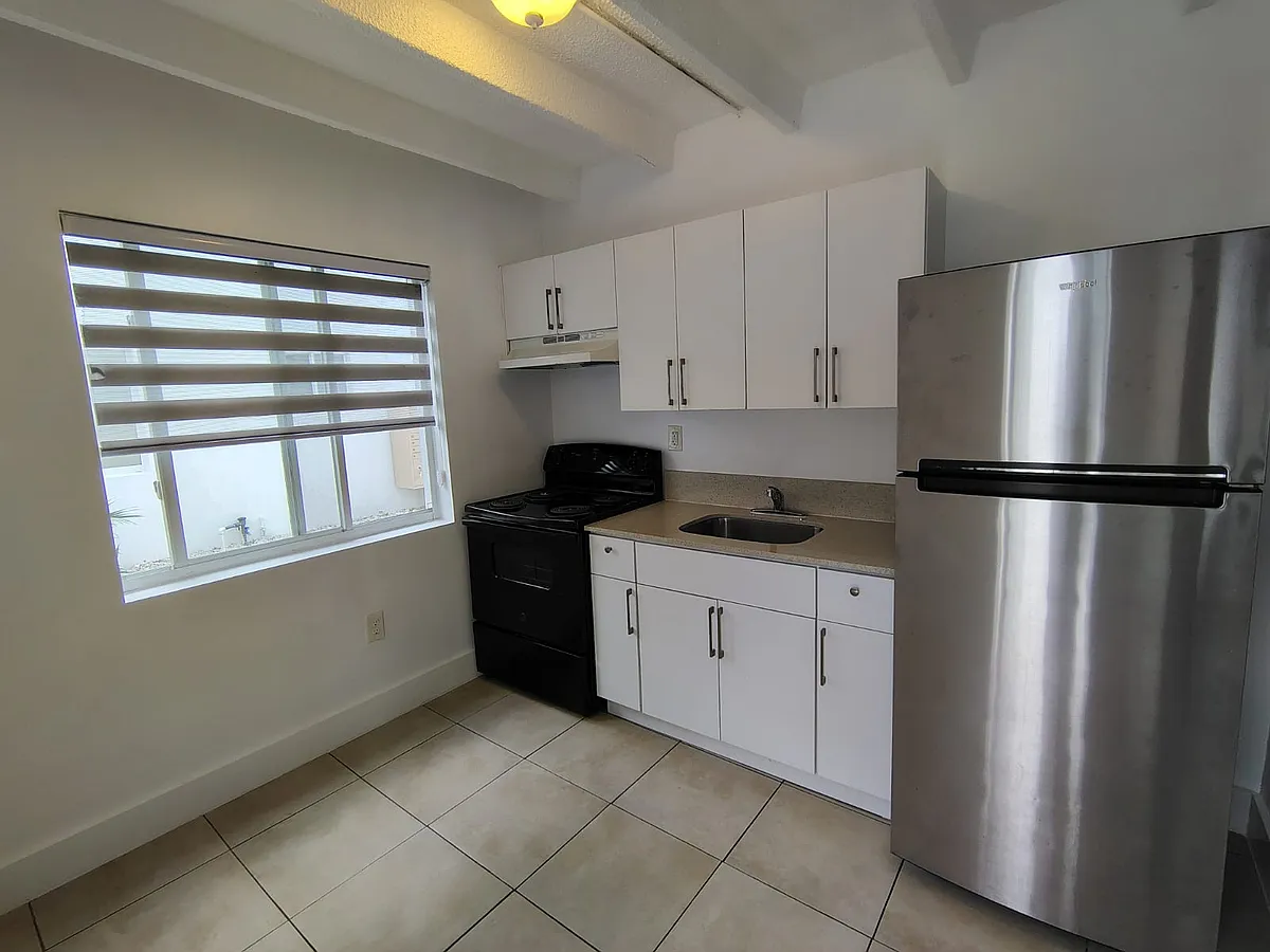 Building Photo - 745 NW 60th St #3