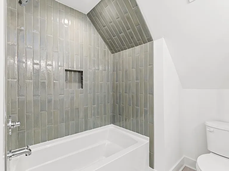 1716 Greenwood Ave #502 — Photo 23