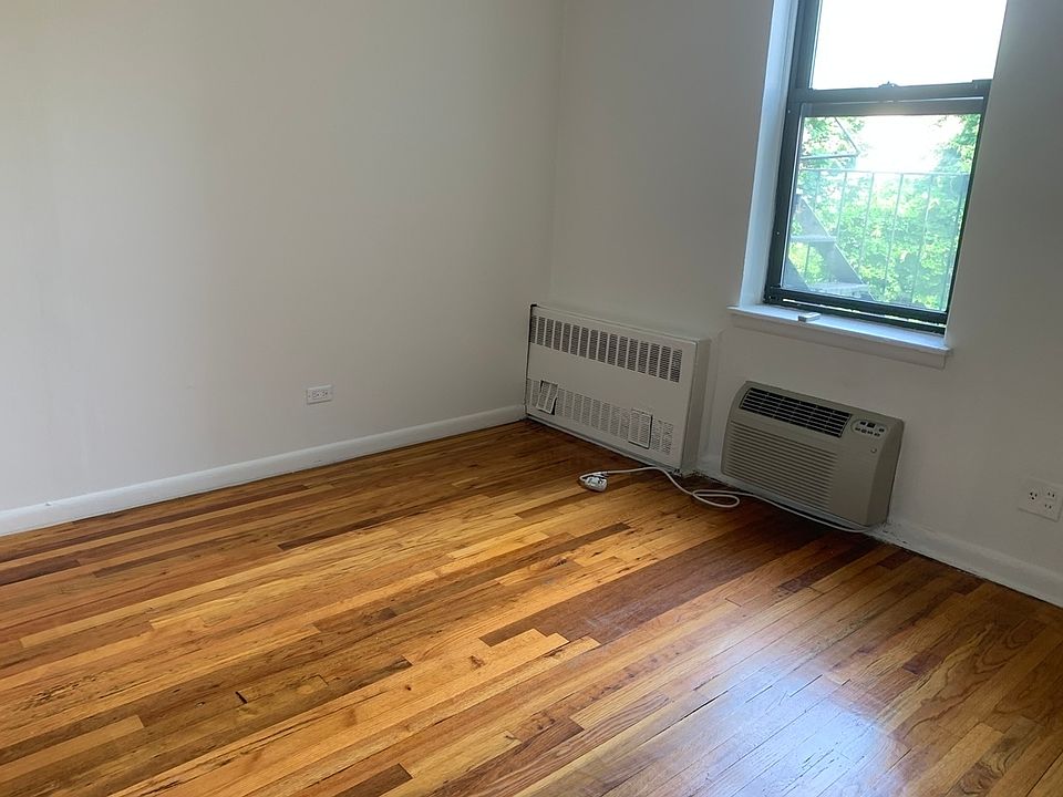 1st image of 125 Sullivan St #15