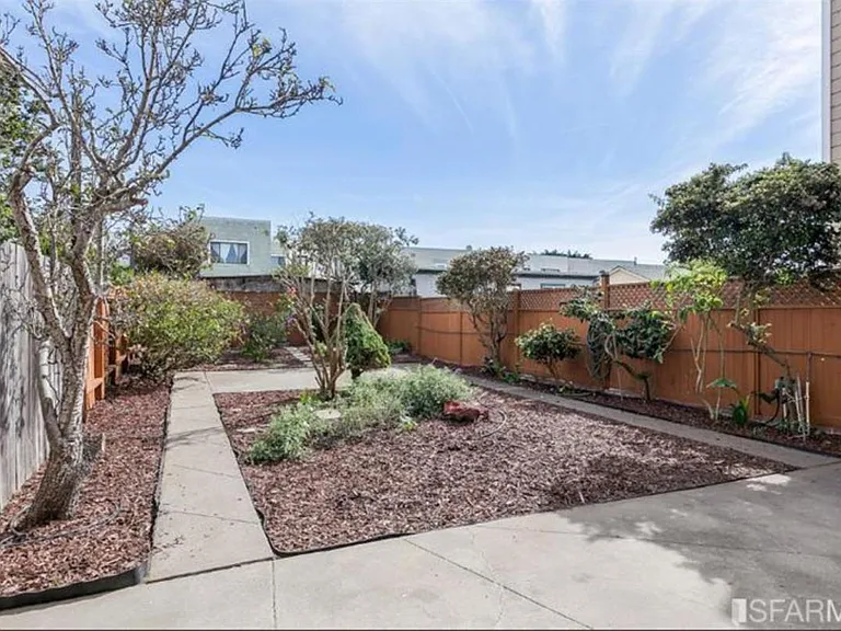 2514 40th Ave — Photo 24