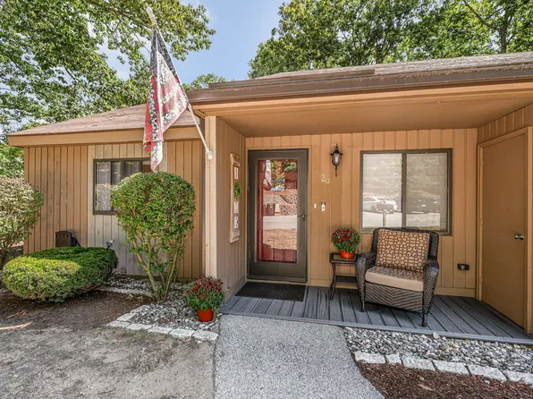 20 Essex Green Court #20, Merrimack, NH 03054