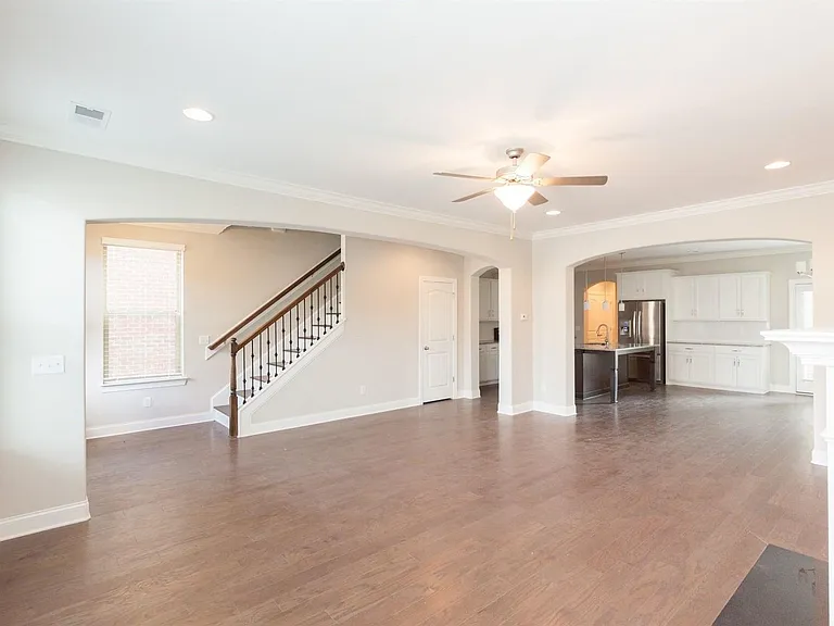 164 Ashcrest Point — Photo 4