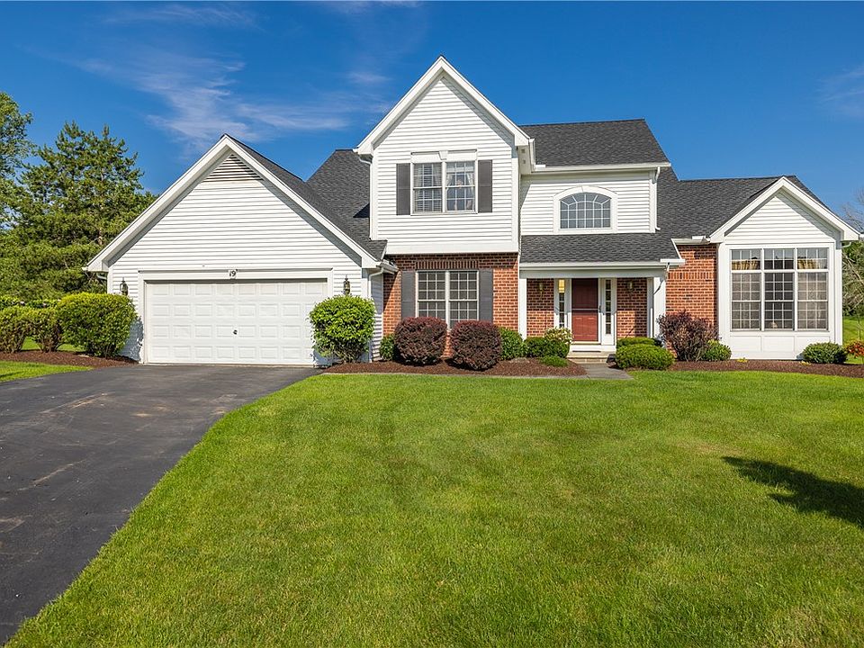1st image of 19 Chippenham Dr