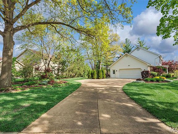 3rd image of 141 Greenbriar Estates Dr