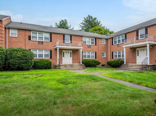 9 Grandview Drive #43B, Farmington, CT 06032