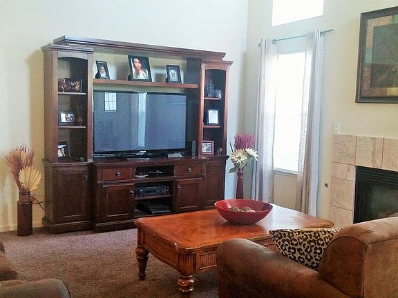 2nd image of 1813 Silverglen Ave