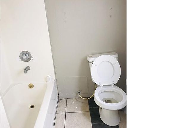 5th image of 119 Hardeman St
