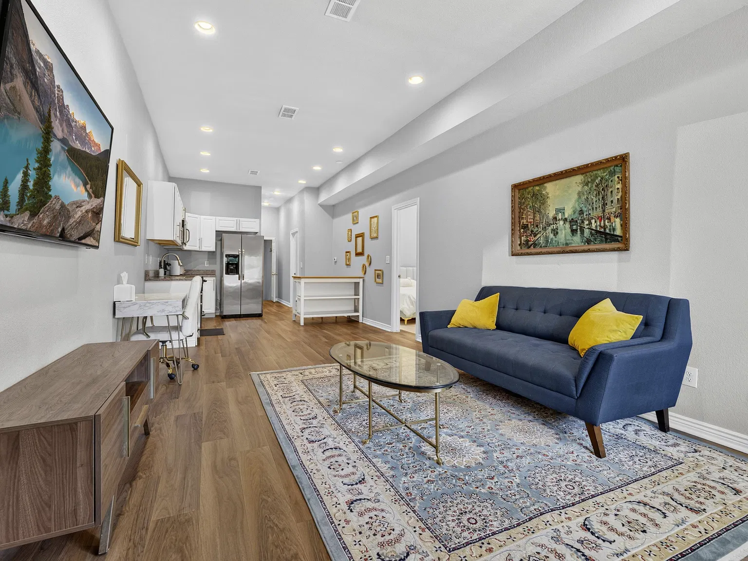 2 bed, 1062 sqft, $2,250 — Photo 3