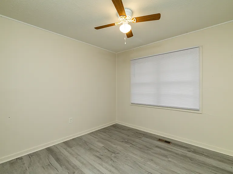 219 Highland Ave — Photo 15