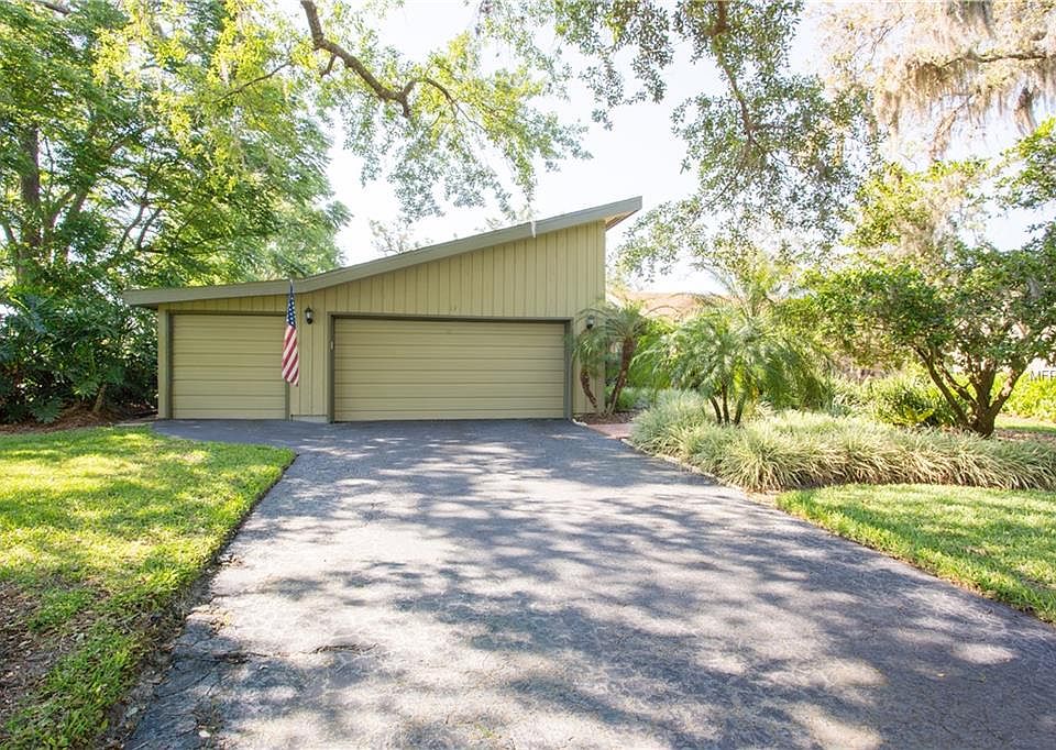 1st image of 13 Canterbury Dr