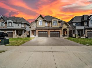 9 Starling Dr, Hamilton, ON L9A 2P5