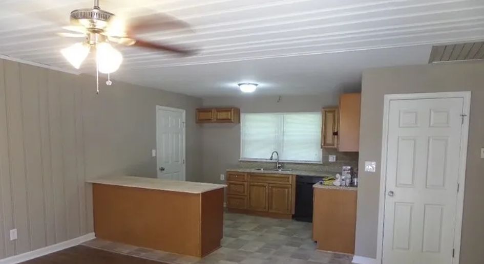 2nd image of 116 Glenn St