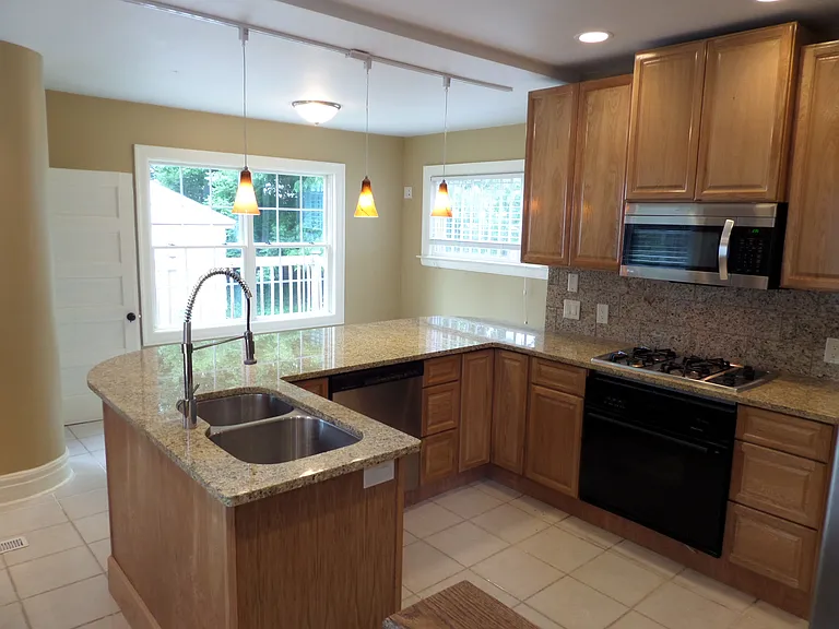 1247 Bemis St SE — Photo 5