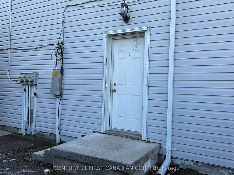1072 Dundas St #3 — Photo 20