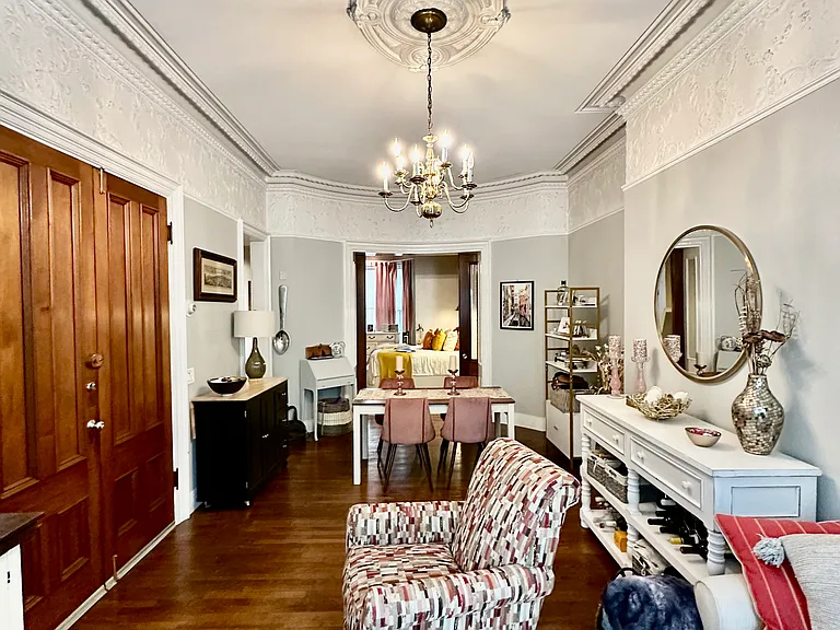 57 Rutland Sq #2 — Photo 3