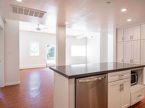 5th image of 2265 Beach St #10