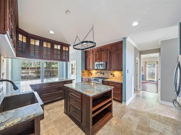 2502 Sea Horse Ct, Seabrook, TX 77586