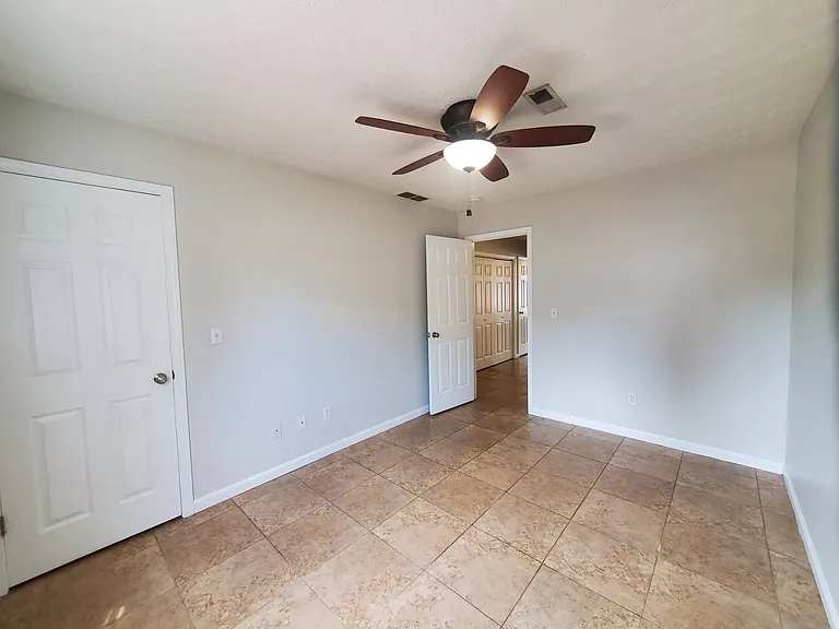 1100 Horsemans Ln #42 — Photo 10