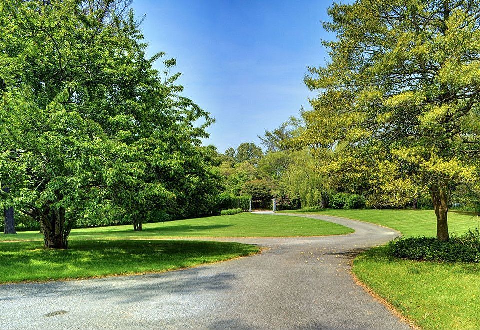 1st image of 22 Jericho Ln