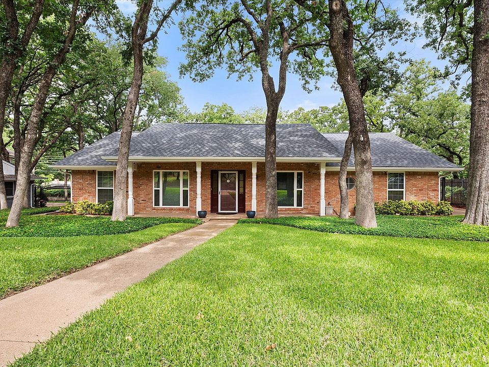1st image of 3307 Yellowstone Dr