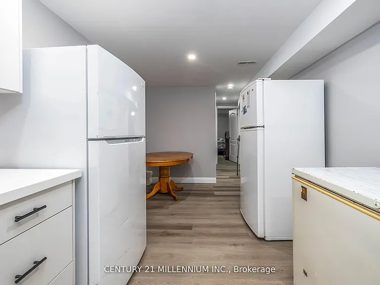 67 Coxworth Cres — Photo 17