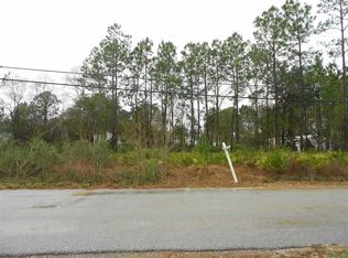 1 Wind Trace Rd N, Navarre, FL 32566