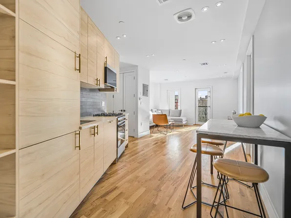 1079 Fulton Street image 4 of 10