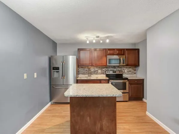1405 40th St E #1F, Minneapolis, MN 55407