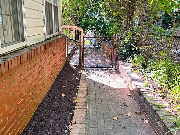 5th image of 5202 Elsmere Ave