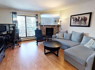 4001 49th St NW #2210, Calgary, AB T3A2C9