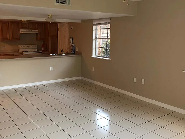 4624 Fairfield St #4624 — Photo 4