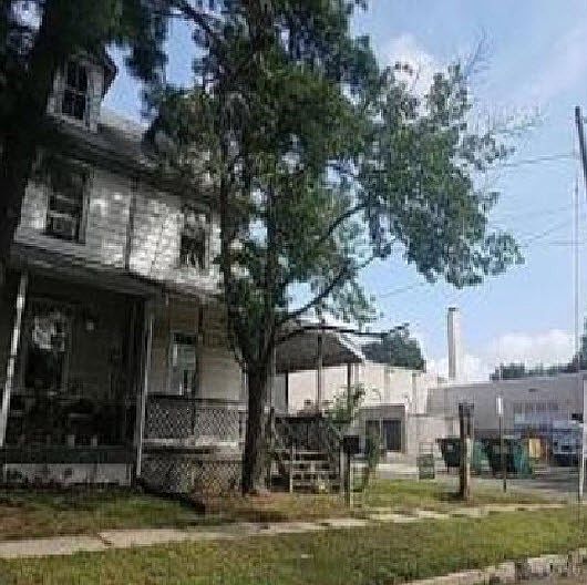 2nd image of 608 Chestnut St