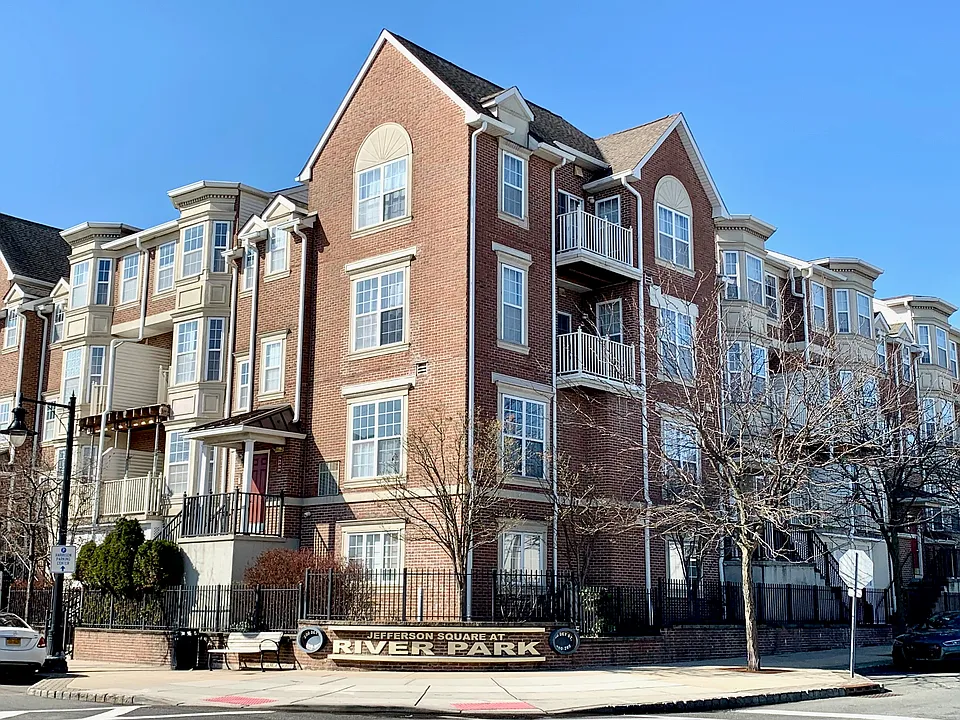 200 Dey St #277