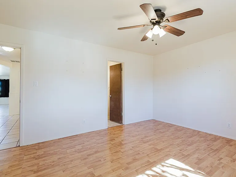 1502 Campbell Pl — Photo 12