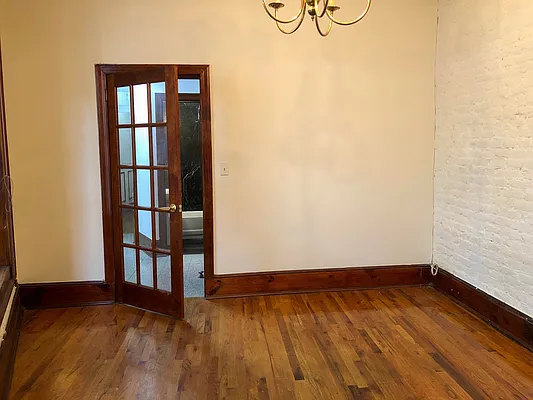 Rented by City Connections Realty | media 18